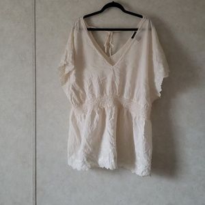 Ivory peasant top by Torrid size 4